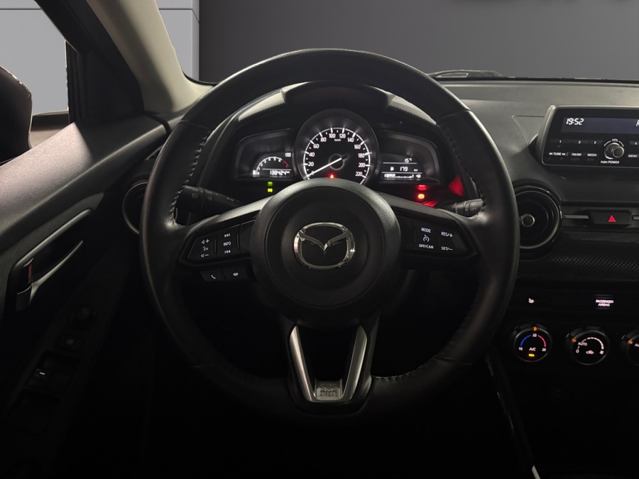 MAZDA d'occasion 2 BERLINE BICORPS TROIS OU CINQ PORTES 1.5