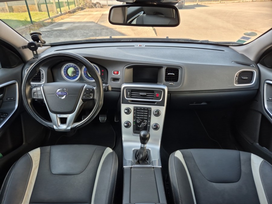 VOLVO d'occasion S60 1.6D 115 R-DESIGN de 2013 Arras (62)﻿