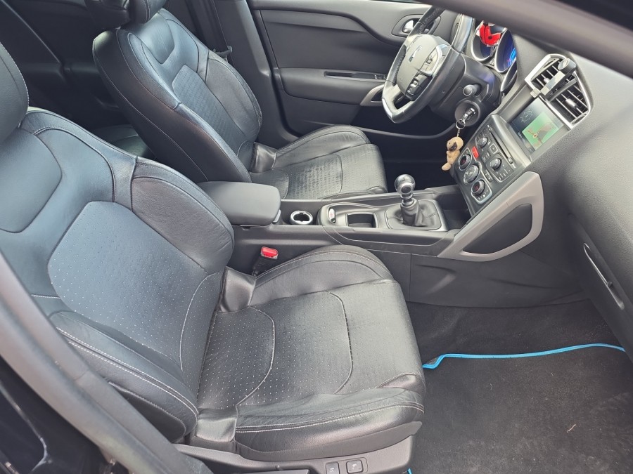 CITROEN d'occasion DS4 1.6 e-HDI 115 de 2014 Le Puy en Velay (43)﻿