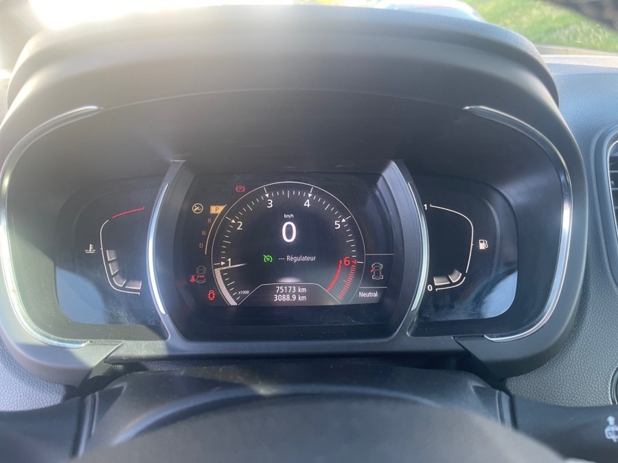 RENAULT d'occasion SCENIC 1.3 TCE 140 BLACK EDITION EDC de 2019