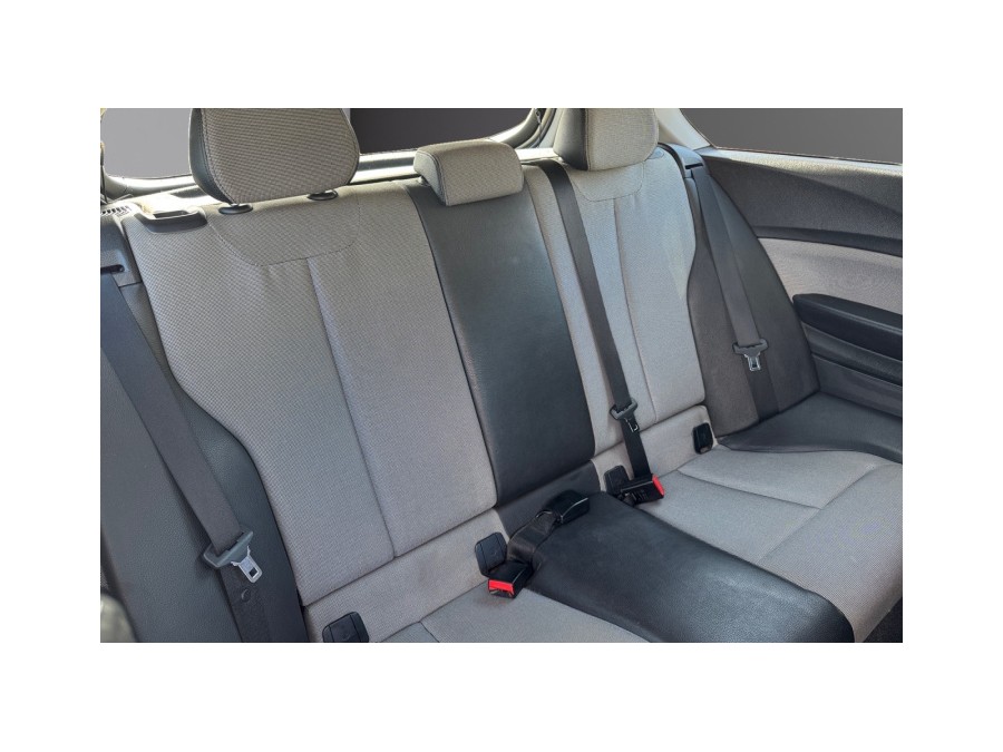 BMW d'occasion SERIE 1 114D LOUNGE de 2015 La Ciotat (13)﻿