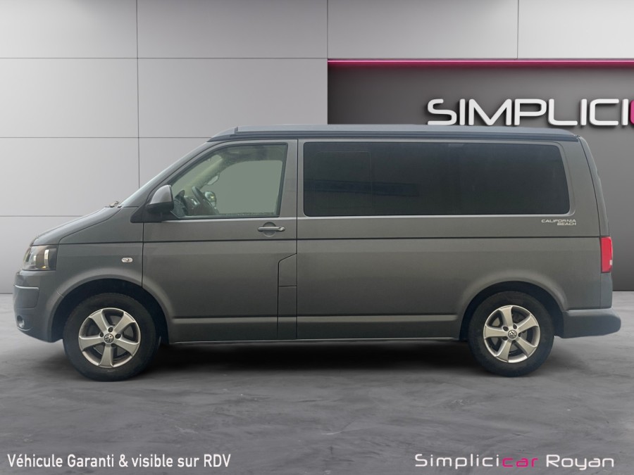 VOLKSWAGEN d'occasion TRANSPORTER T5 MULTIVAN California Beach 2.0