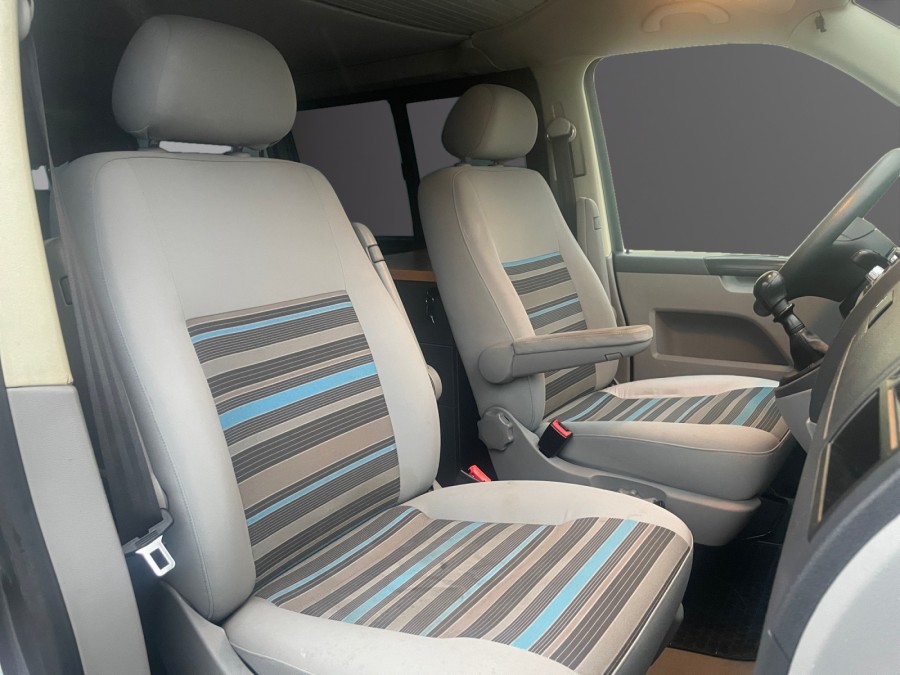 VOLKSWAGEN d'occasion TRANSPORTER T5 MULTIVAN California Beach 2.0