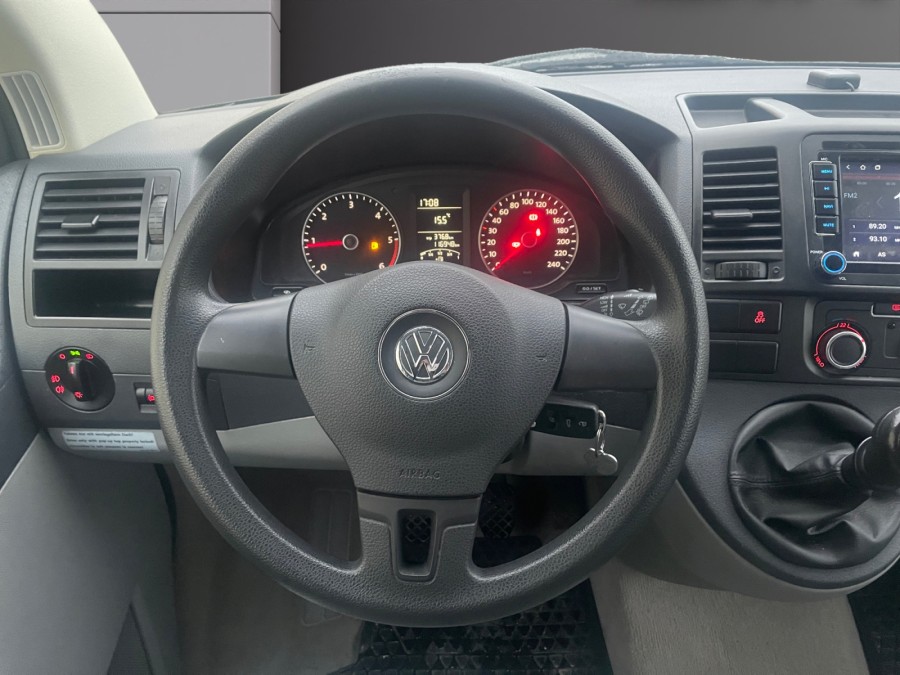 VOLKSWAGEN d'occasion TRANSPORTER T5 MULTIVAN California Beach 2.0