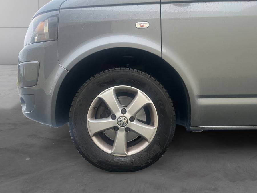 VOLKSWAGEN d'occasion TRANSPORTER T5 MULTIVAN California Beach 2.0