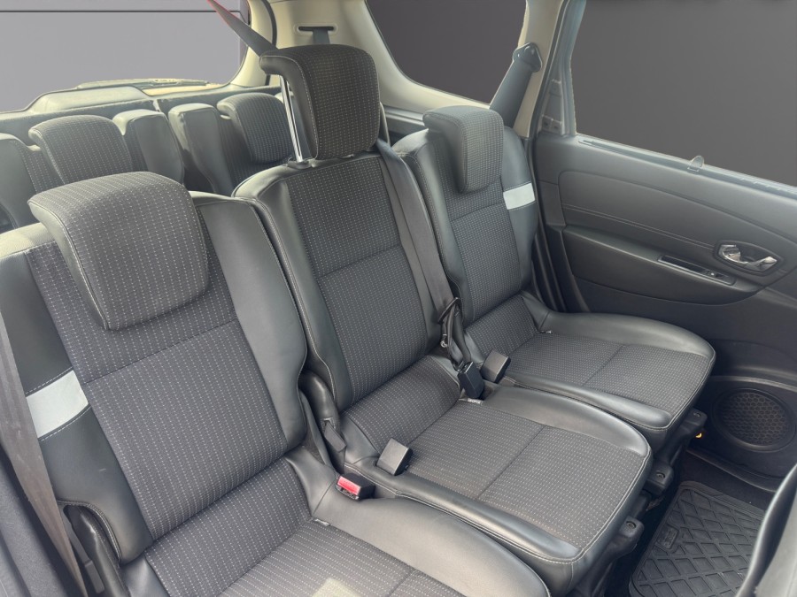 RENAULT d'occasion SCENIC GRAND 1.5 DCI 110 LIFE 7P de 2012 Méry Sur