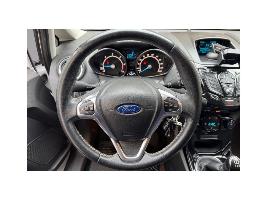 FORD d'occasion FIESTA 1500 TDCI 75 WHITE de 2015 Le Raincy (93)﻿