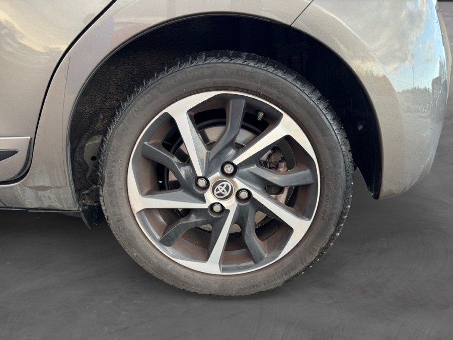 TOYOTA d'occasion YARIS 100H DYNAMIC BUSINESS de 2019 Limoges (87)﻿