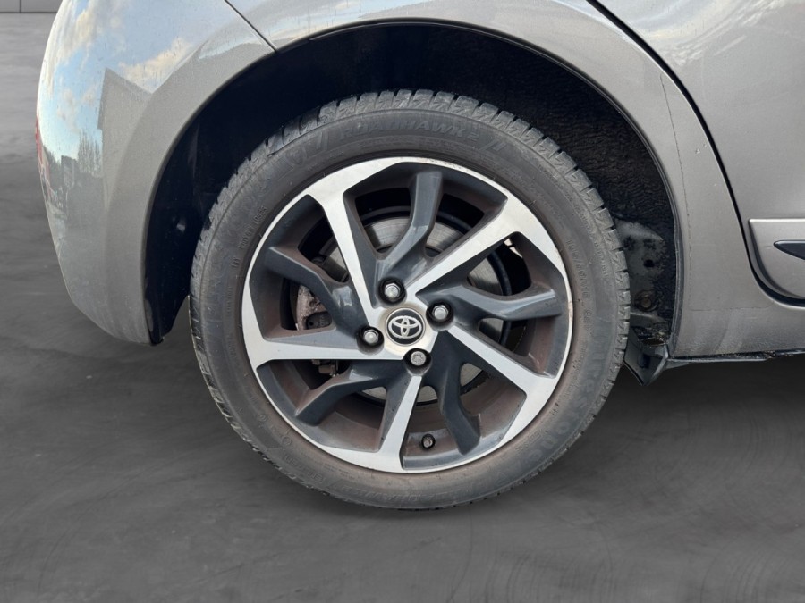 TOYOTA d'occasion YARIS 100H DYNAMIC BUSINESS de 2019 Limoges (87)﻿