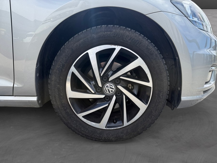 VOLKSWAGEN d'occasion GOLF 1.0 TSI 115 CONFORTLINE de 2019 Orleans