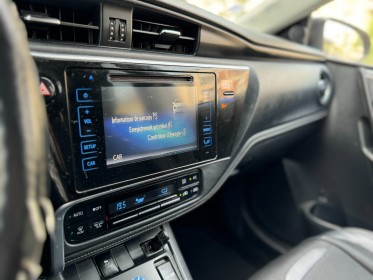 Toyota auris touring sports pro my17 hybride pro 136h design - garantie 12 mois occasion simplicicar courbevoie simplicicar...
