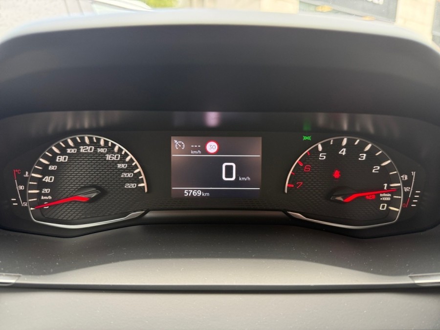 PEUGEOT d'occasion 208 1.2 PURETECH 100 de 2025 Montreuil (93)﻿