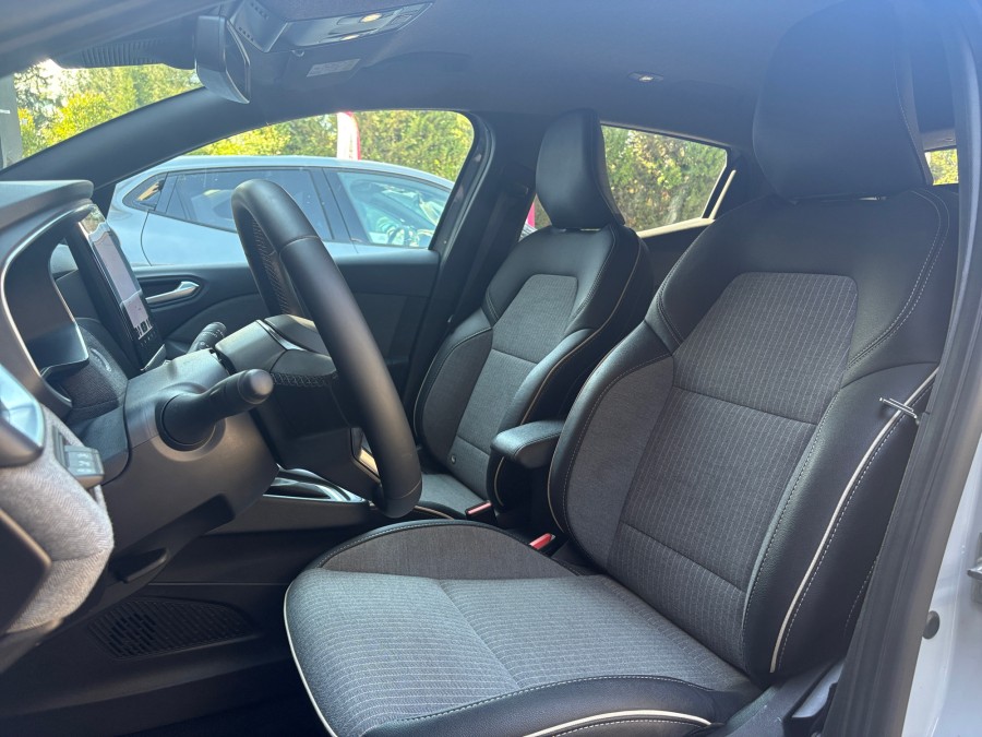 RENAULT d'occasion CLIO 1.6 E-TECH 145 ESPRIT ALPINE de 2025 Pertuis