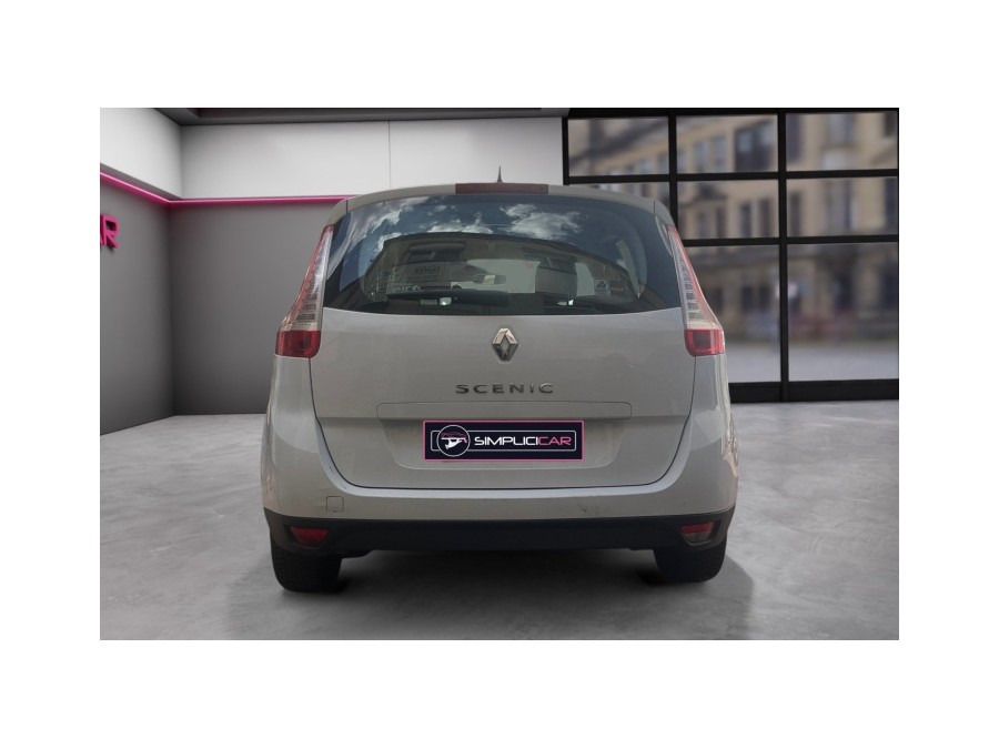 RENAULT d'occasion SCENIC 1.6 110 AUTHENTIQUE 5P de 2009 Le Raincy