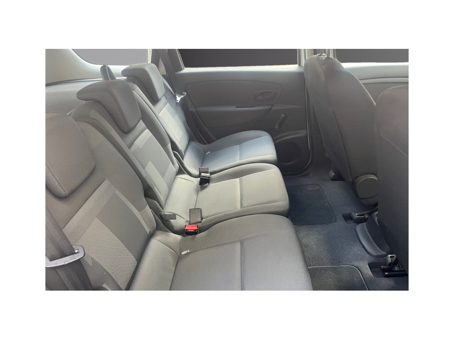 RENAULT d'occasion SCENIC 1.6 110 AUTHENTIQUE 5P de 2009 Le Raincy