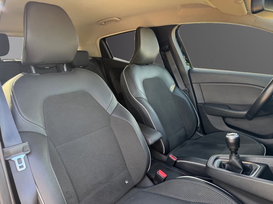 RENAULT d'occasion CLIO 1.0 TCE 100 INTENS de 2019 Evreux (27)﻿