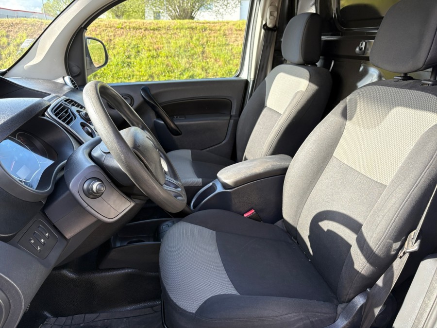 RENAULT d'occasion KANGOO 1.5 DCI 75 GENERIQUE de 2017 Brest (29)﻿