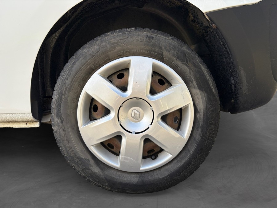 RENAULT d'occasion KANGOO 1.5 DCI 75 GENERIQUE de 2017 Brest (29)﻿