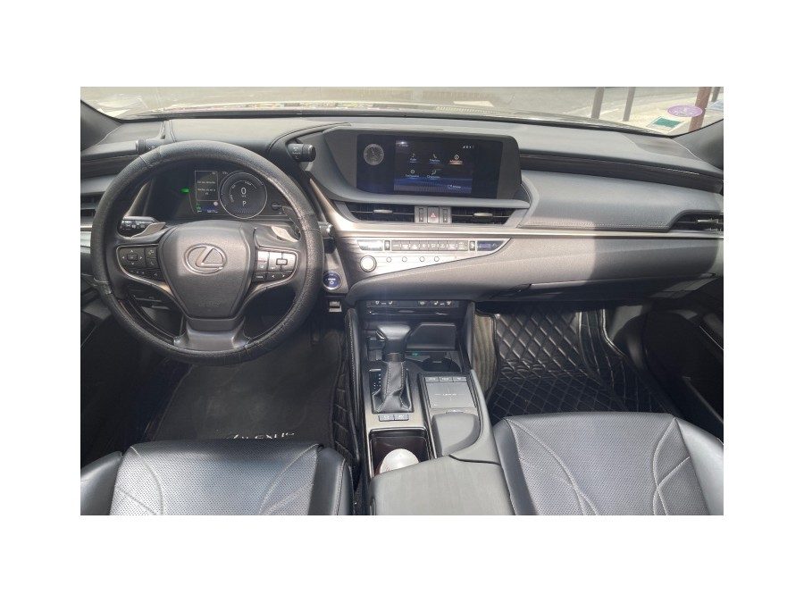 LEXUS d'occasion ES 300H LUXE de 2021 Paris 15 (75)﻿