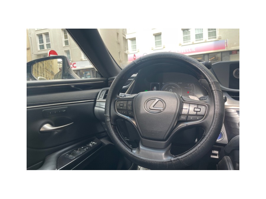 LEXUS d'occasion ES 300H LUXE de 2021 Paris 15 (75)﻿