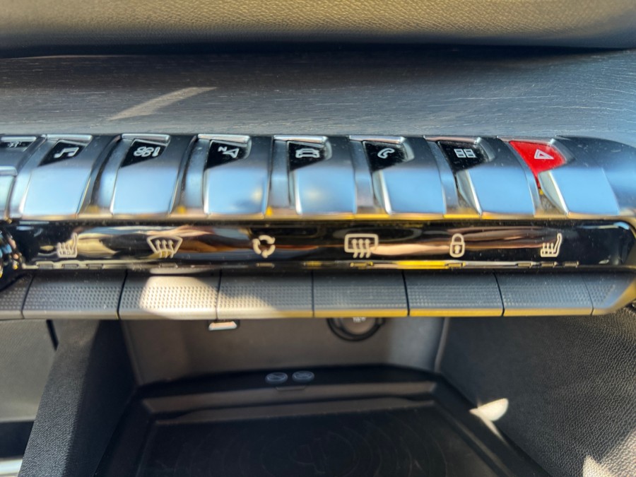 PEUGEOT d'occasion 3008 2.0 BLUE HDI 180 GT EAT de 2017 Limoges (87)﻿