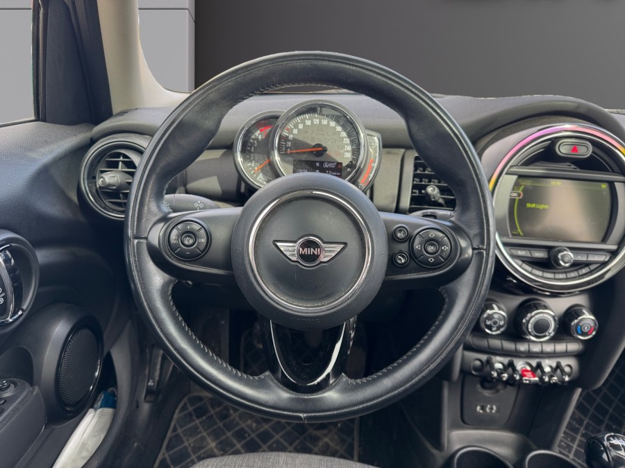 MINI d'occasion MINI ONE 102 ch Edition Blackfriars de 2018 Evreux