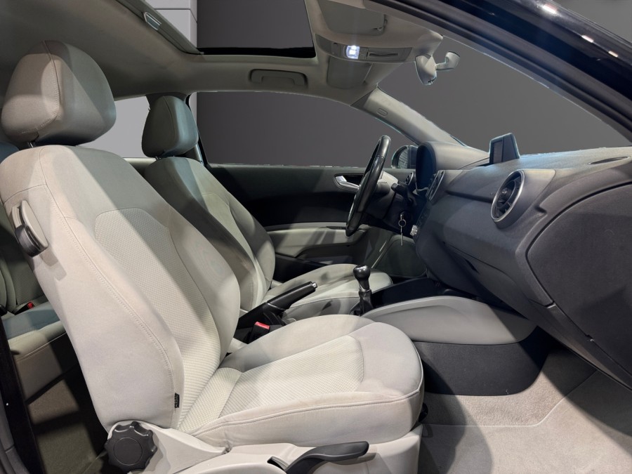 AUDI d'occasion A1 1.2 TFSI 86 ambiente de 2011 Narbonne (11)﻿