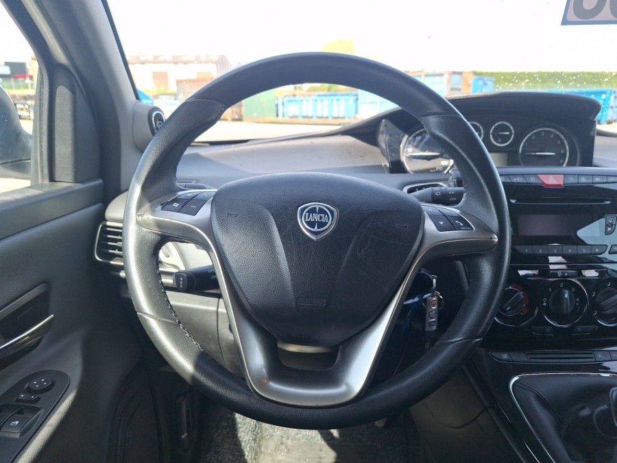 LANCIA d'occasion YPSILON 1.2 69 GOLD de 2013 Arras (62)﻿