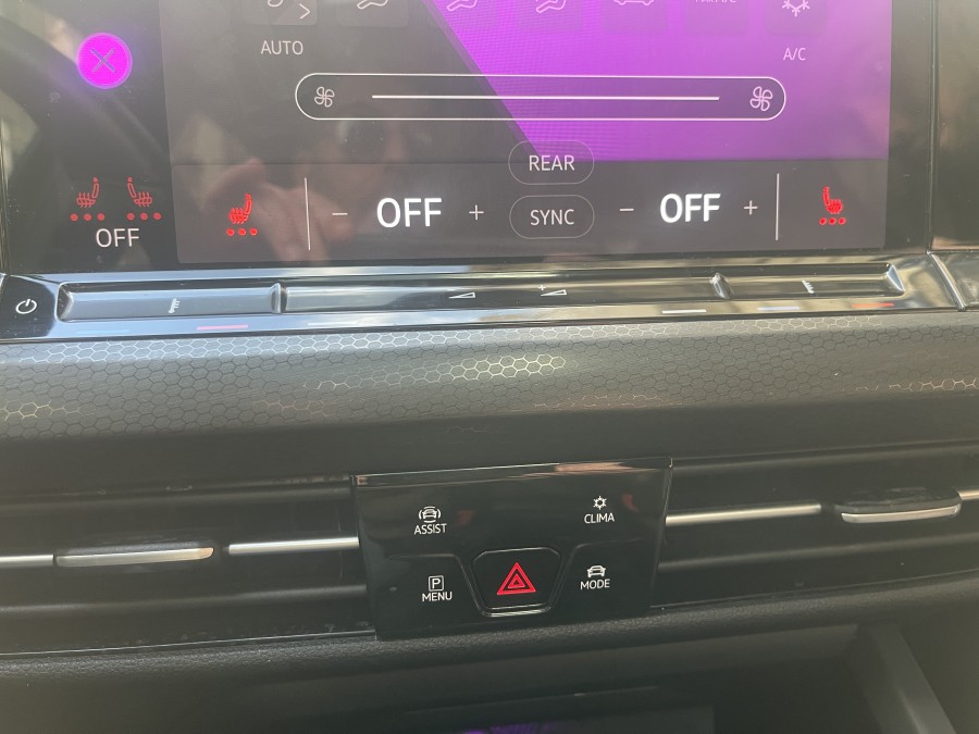 VOLKSWAGEN d'occasion GOLF 2.0 TSI 245 GTI DSG de 2022 Paris 15 (75)﻿