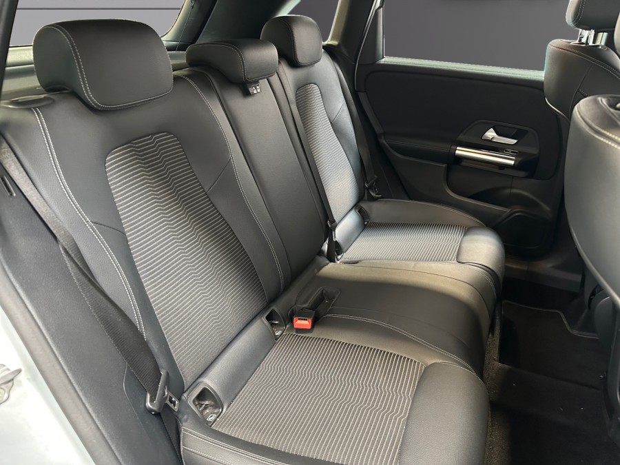 MERCEDES d'occasion CLASSE B B180 NGT CLASSIC BLUE EFFICIENCY