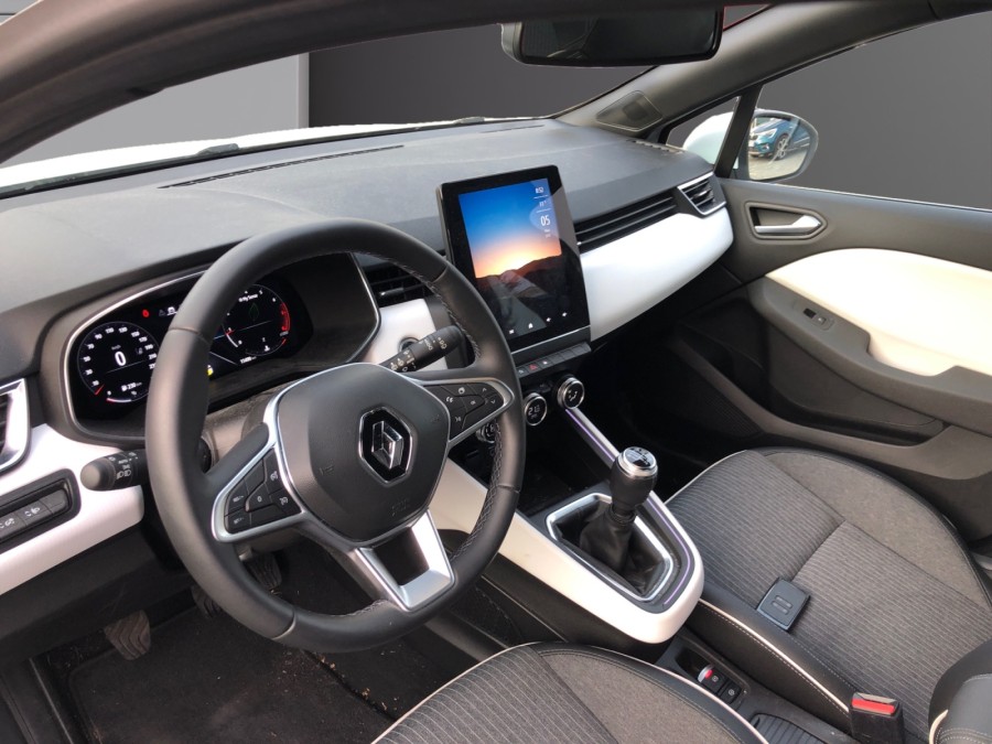 RENAULT d'occasion CLIO 1.0 TCE 90 INTENS de 2022 Royan (17)﻿