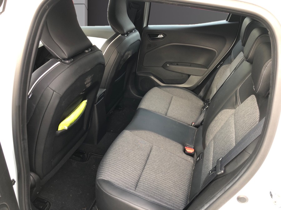 RENAULT d'occasion CLIO 1.0 TCE 90 INTENS de 2022 Royan (17)﻿