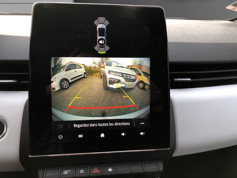 RENAULT d'occasion CLIO 1.0 TCE 90 INTENS de 2022 Royan (17)﻿