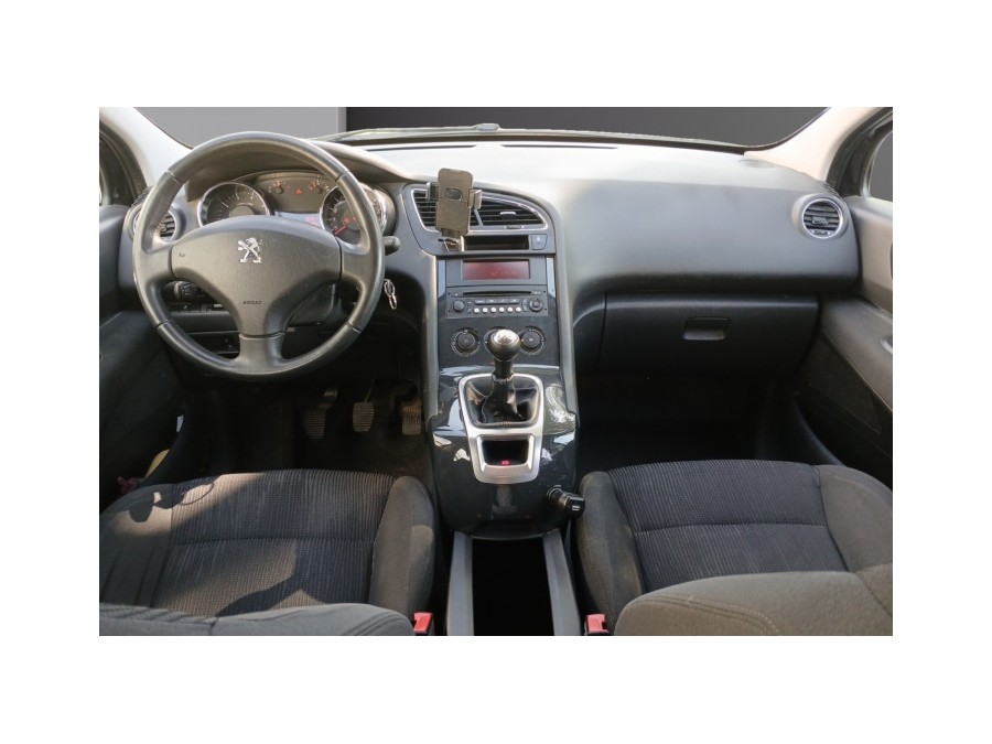 PEUGEOT d'occasion 5008 1.6 VTI 120 ACCESS de 2015 La Ciotat (13)﻿