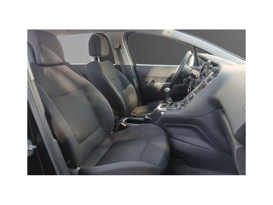 PEUGEOT d'occasion 5008 1.6 VTI 120 ACCESS de 2015 La Ciotat (13)﻿