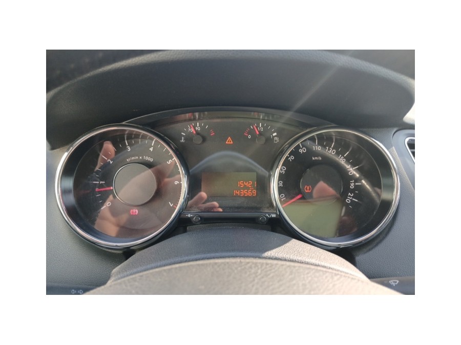 PEUGEOT d'occasion 5008 1.6 VTI 120 ACCESS de 2015 La Ciotat (13)﻿