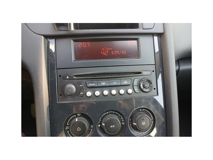 PEUGEOT d'occasion 5008 1.6 VTI 120 ACCESS de 2015 La Ciotat (13)﻿