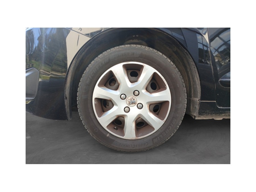 PEUGEOT d'occasion 5008 1.6 VTI 120 ACCESS de 2015 La Ciotat (13)﻿