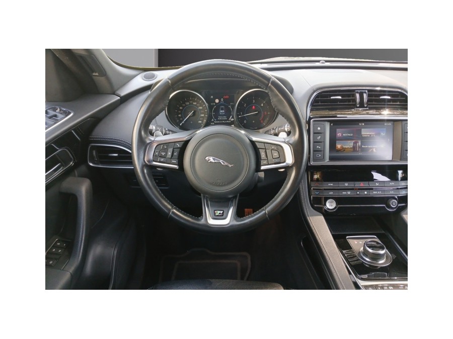 JAGUAR d'occasion F-PACE 2.0D 180 R-SPORT 2WD BVA8 de 2018 La Ciotat