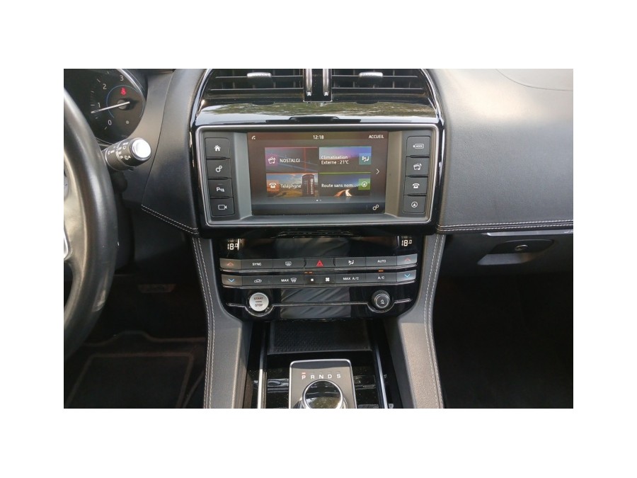 JAGUAR d'occasion F-PACE 2.0D 180 R-SPORT 2WD BVA8 de 2018 La Ciotat