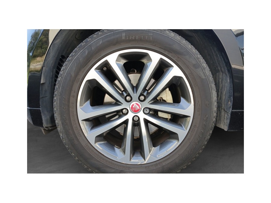 JAGUAR d'occasion F-PACE 2.0D 180 R-SPORT 2WD BVA8 de 2018 La Ciotat