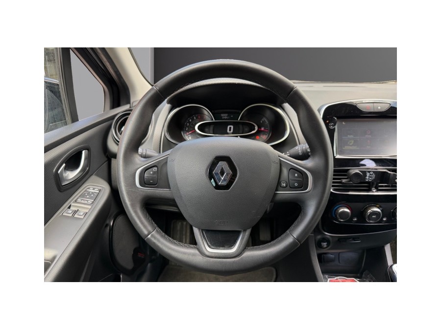 RENAULT d'occasion CLIO TCE 90 TREND de 2017 Montreuil (93)﻿