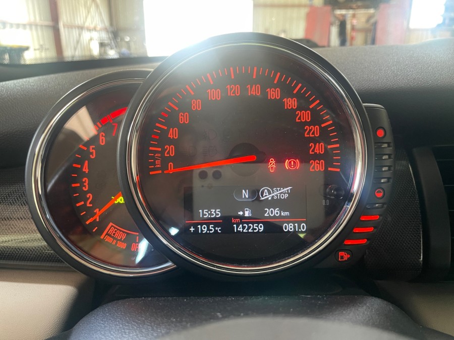 MINI d'occasion MINI COOPER 136 BUSINESS de 2015 Royan (17)﻿