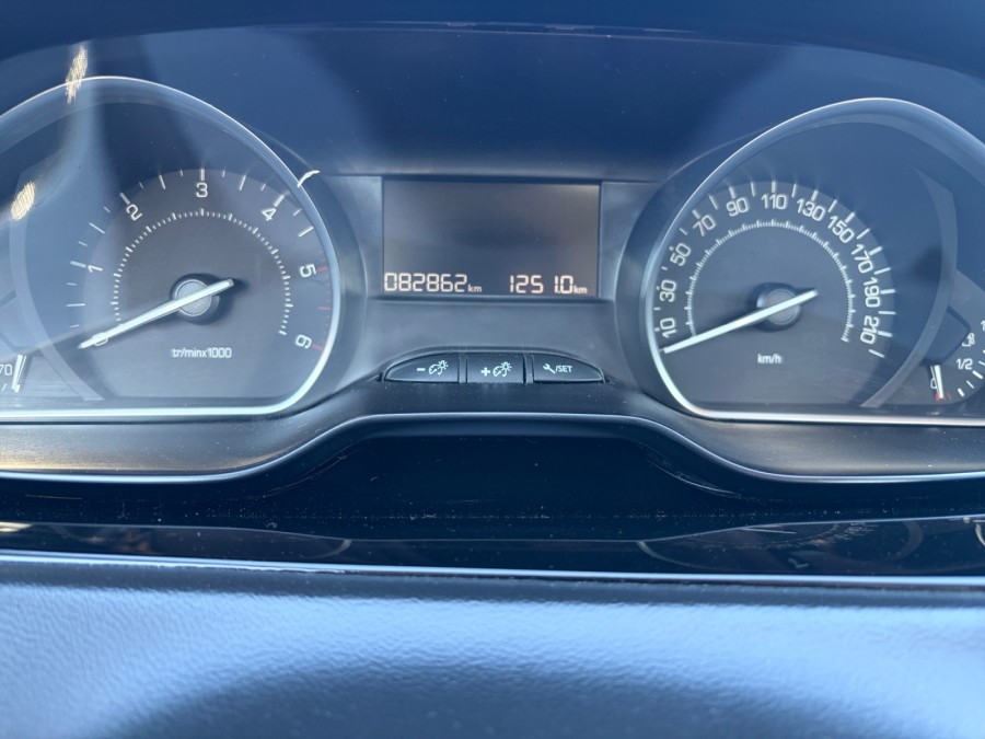 PEUGEOT d'occasion 208 AFFAIRE 1.5 BLUE HDI 100 PREMIUM PACK de 2020