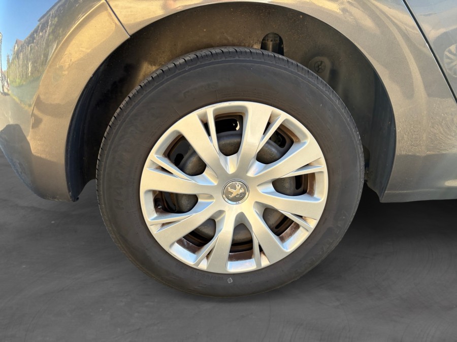 PEUGEOT d'occasion 208 AFFAIRE 1.5 BLUE HDI 100 PREMIUM PACK de 2020