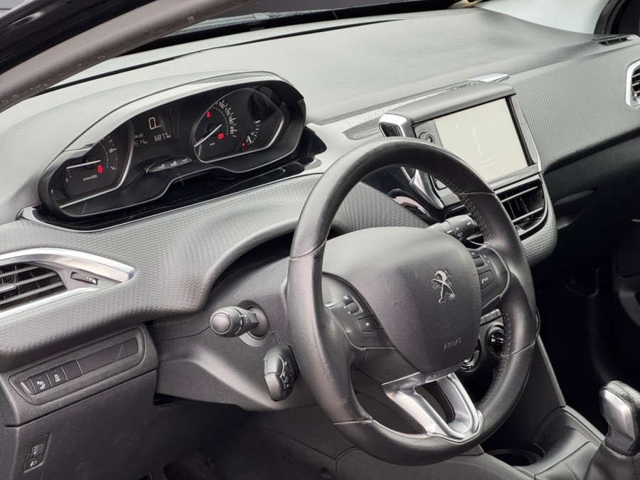 PEUGEOT d'occasion 208 1.2 PURE TECH 82 STYLE de 2016 Orleans (45)﻿