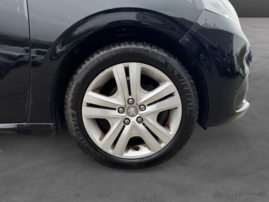 PEUGEOT d'occasion 208 1.2 PURE TECH 82 STYLE de 2016 Orleans (45)﻿