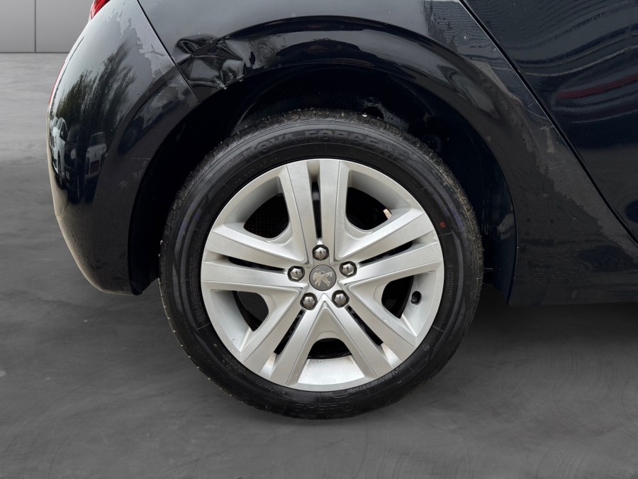 PEUGEOT d'occasion 208 1.2 PURE TECH 82 STYLE de 2016 Orleans (45)﻿