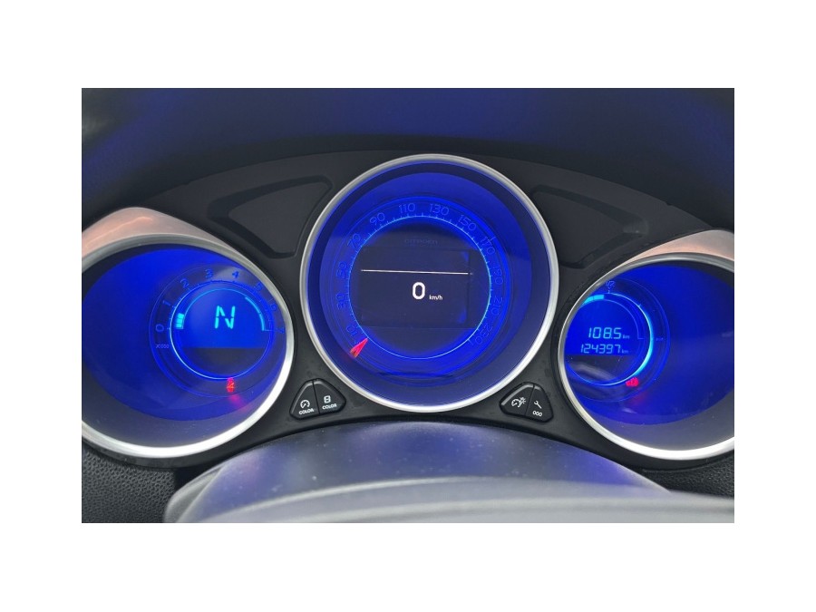 CITROEN d'occasion DS4 1.6 E-HDI 115 EXECUTIVE ETG de 2015 La Ciotat