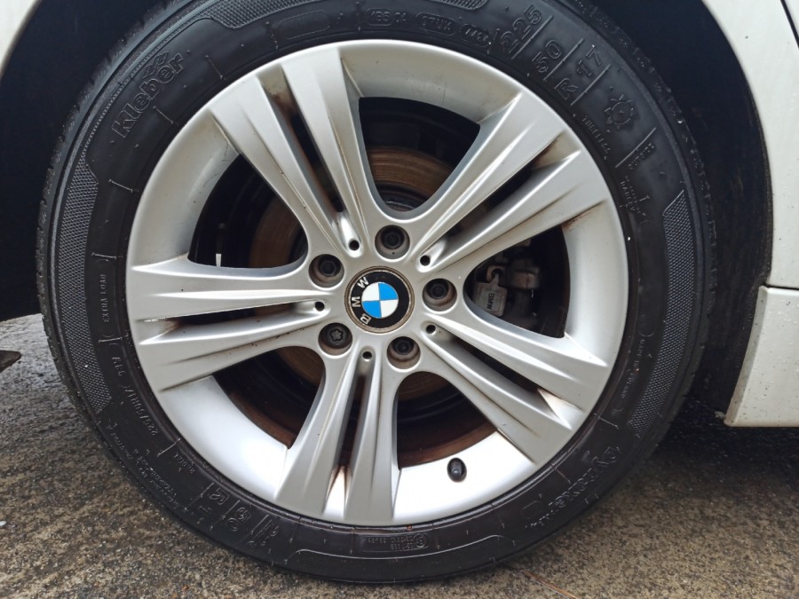 BMW d'occasion SERIE TOURING 318D XD 143 BUSINESS de 2013 Brest (29)﻿